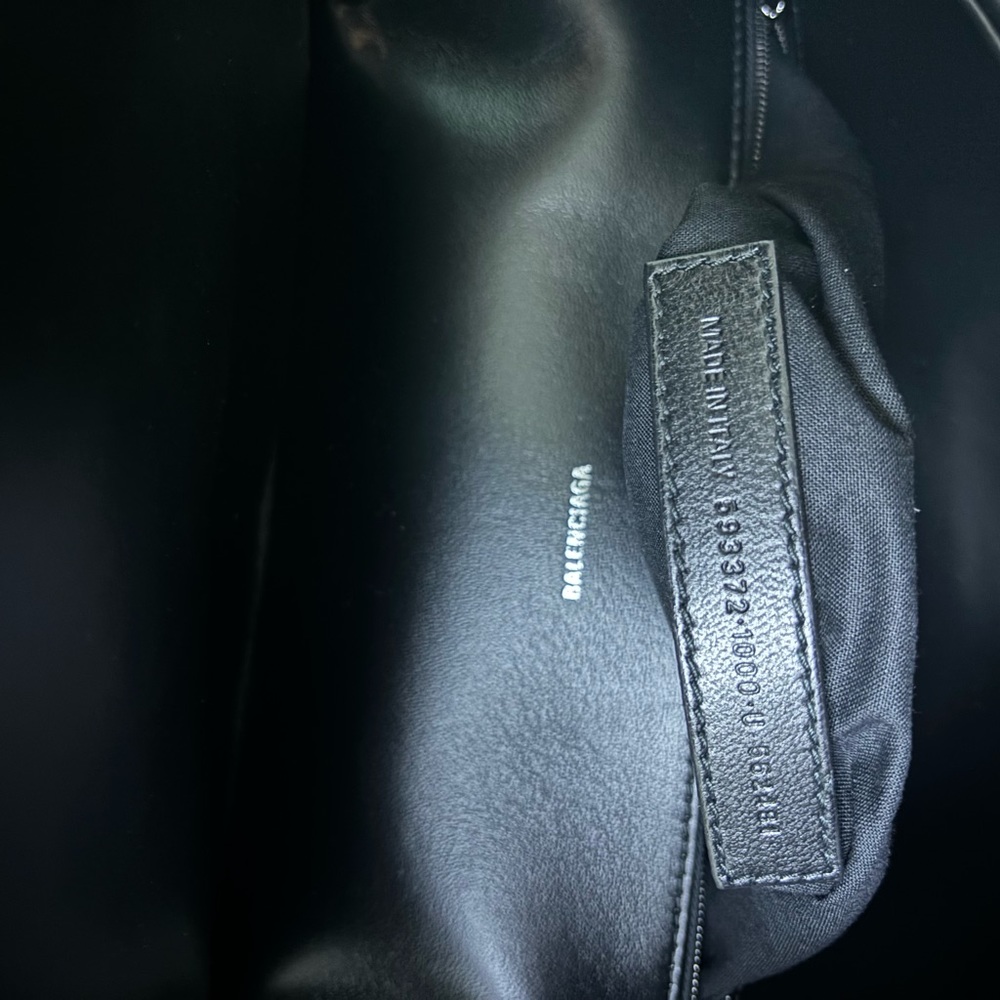 Balenciaga Touch quilted leather shoulder bag - Picture 8 of 9